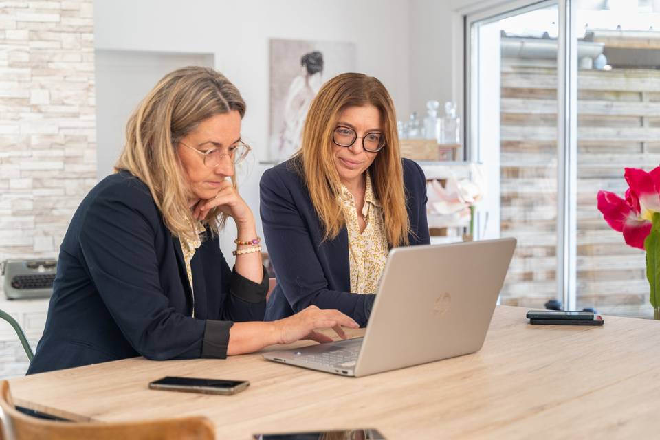 Bureau travail ordinateur