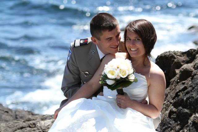 Photo de couple au bord de mer