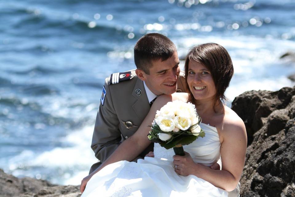 Photo de couple au bord de mer