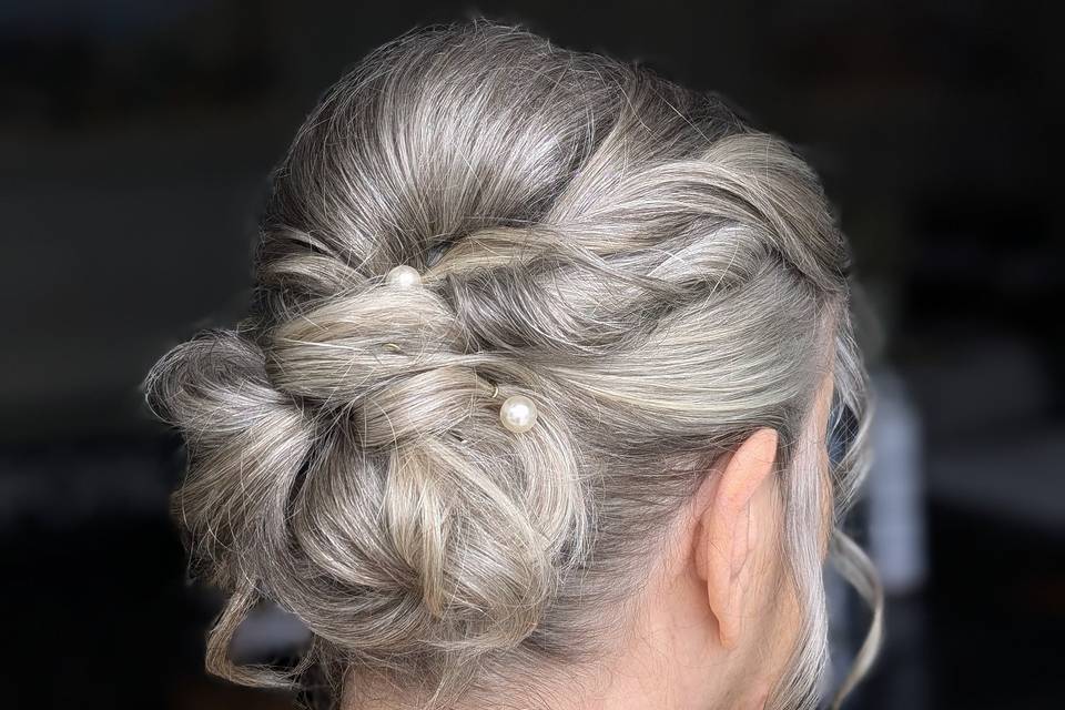 Chignon bas cheveux court