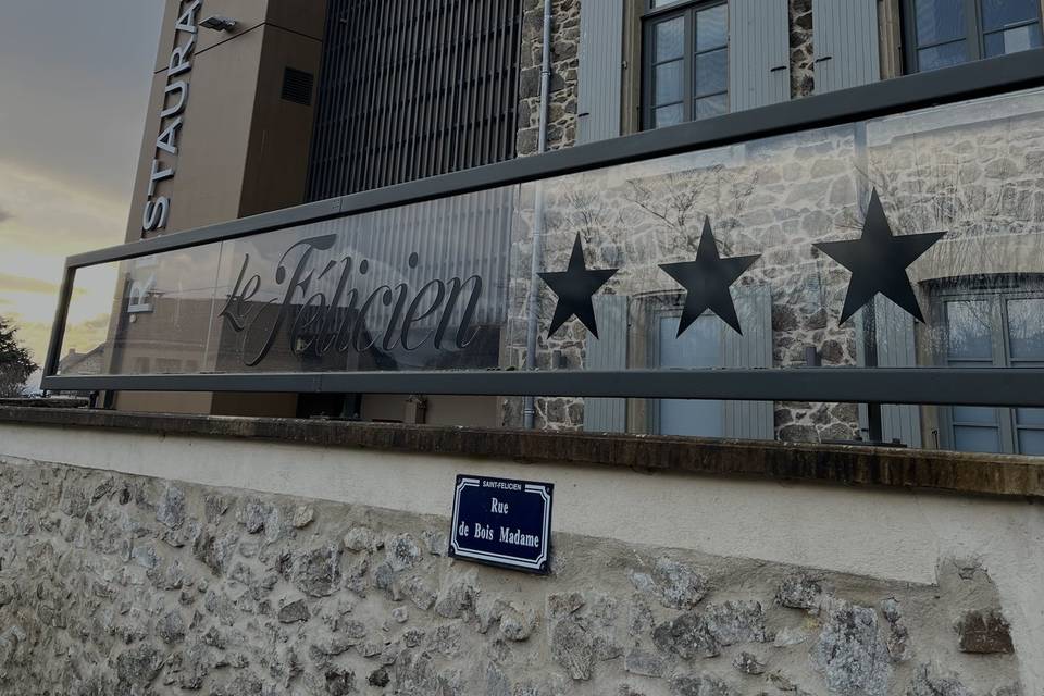 Devanture de l'hôtel
