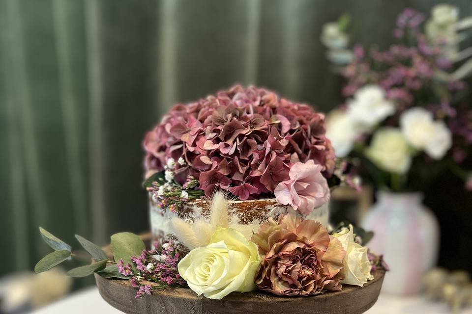 Petit wedding cake