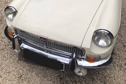 MGB avant haut