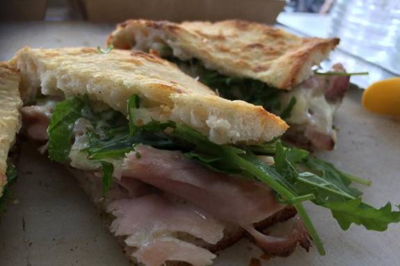 Focaccia jambon roquette