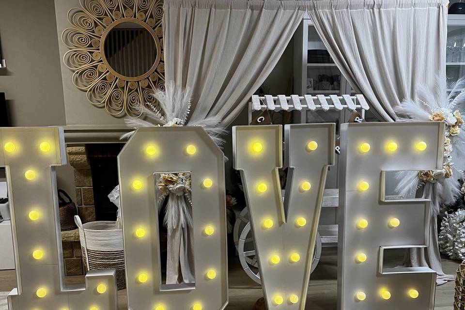 Love lumineux géant