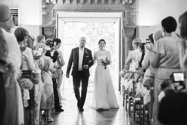 Entrée de la mariée à l'église