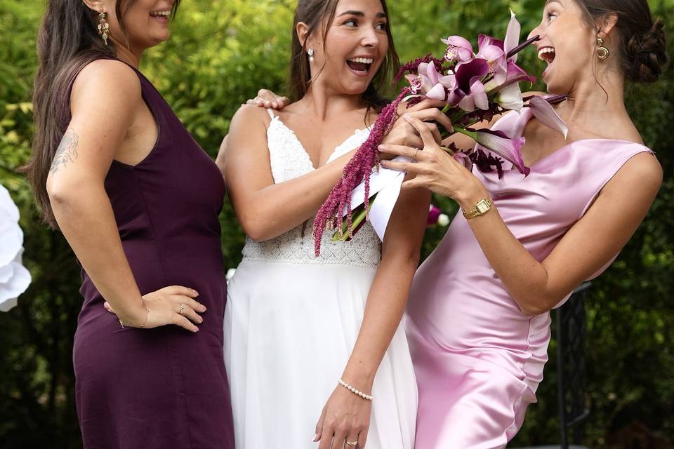 Mariée et demoiselles d’honneu