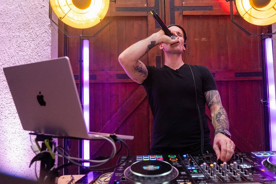 DJ chantant micro