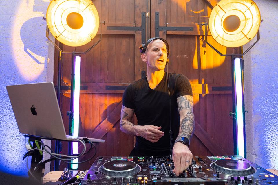 Équipement DJ moderne