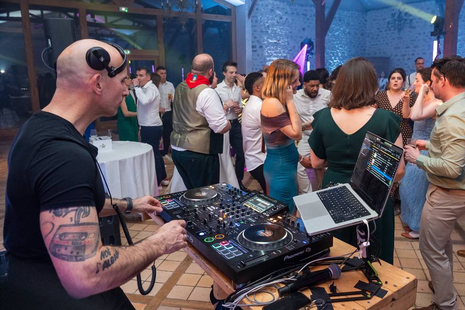 Invités fête DJ
