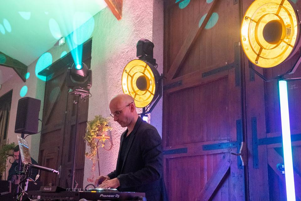 Performance DJ lumières
