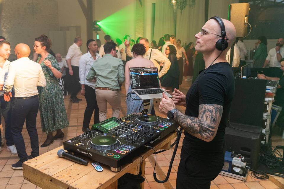 Set DJ extérieur