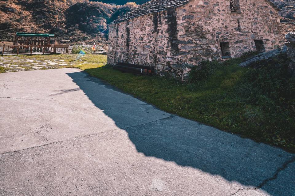 La chapelle sous le soleil