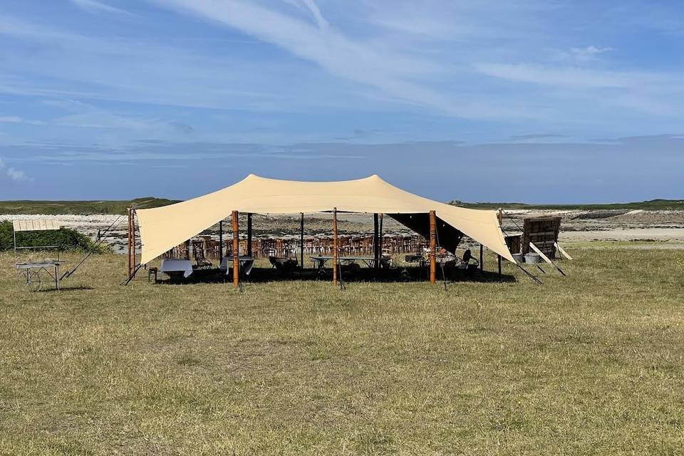 Cérémonie au bord de mer