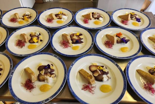 Foie gras autour de la poire