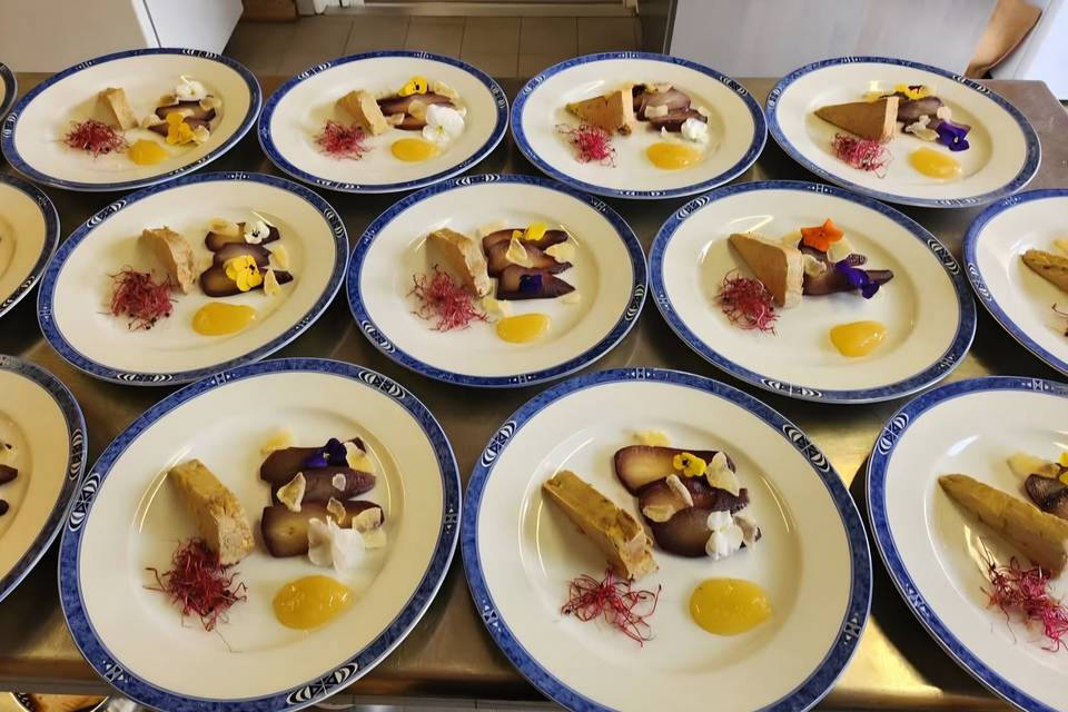Foie gras autour de la poire