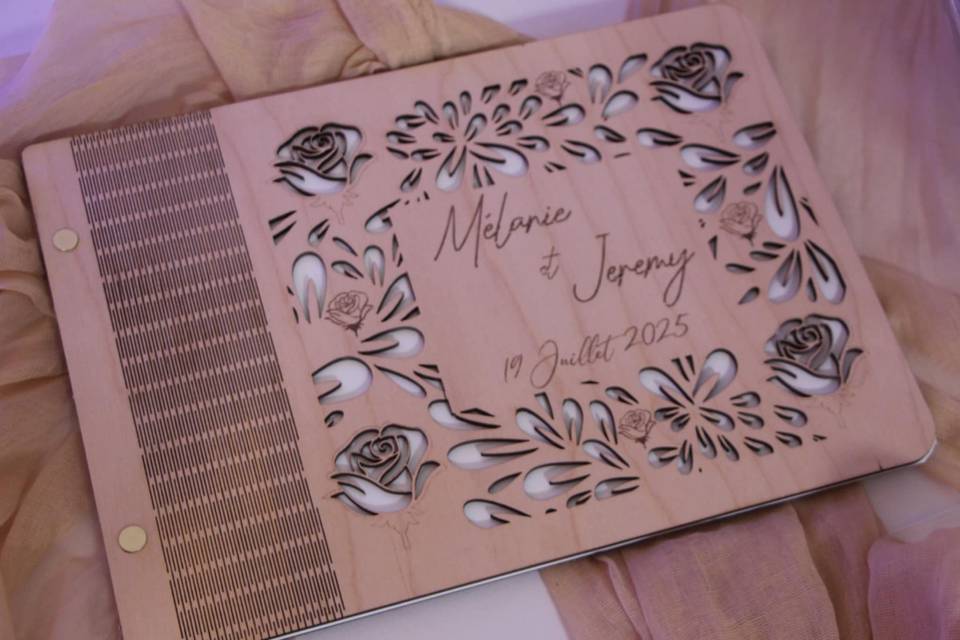 Livre d’or bois