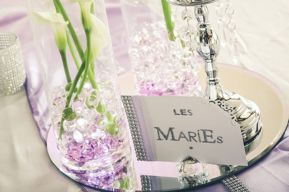 Mariage parme et orchidée