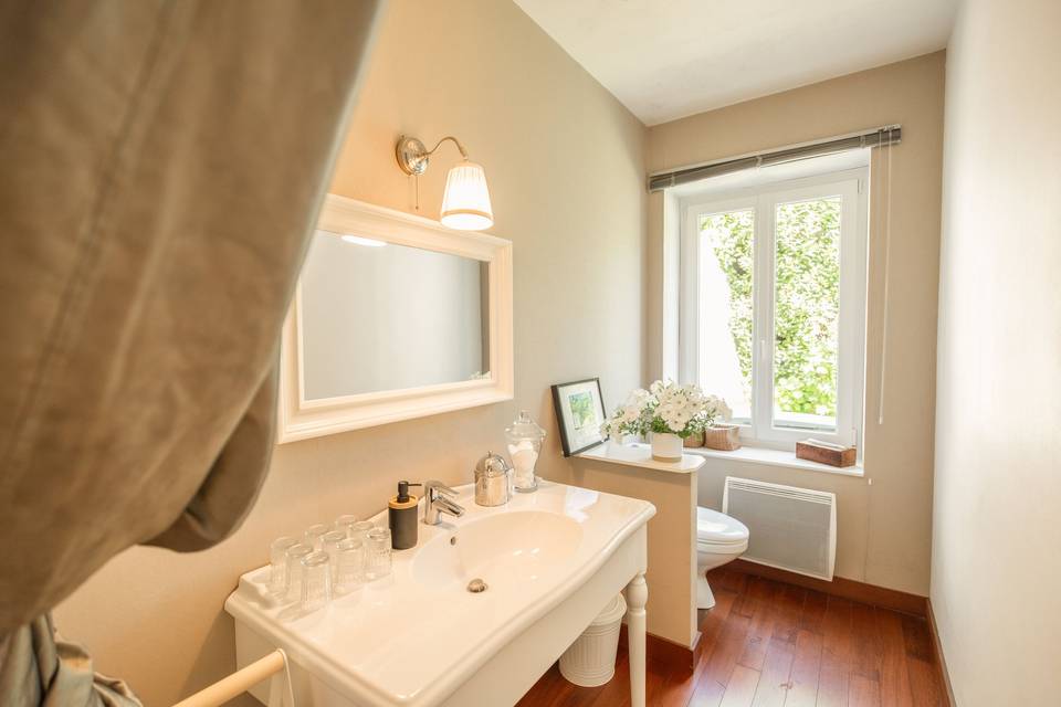 Salle de bain chambre 4