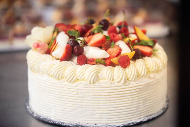 Wedding cake glacé