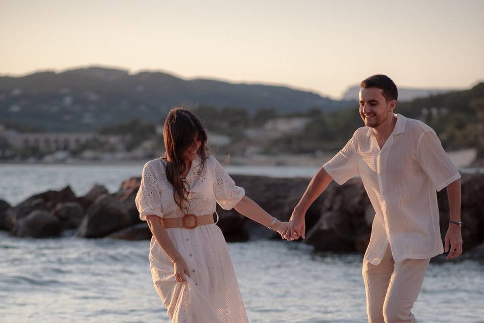 Séance couple romantique plage