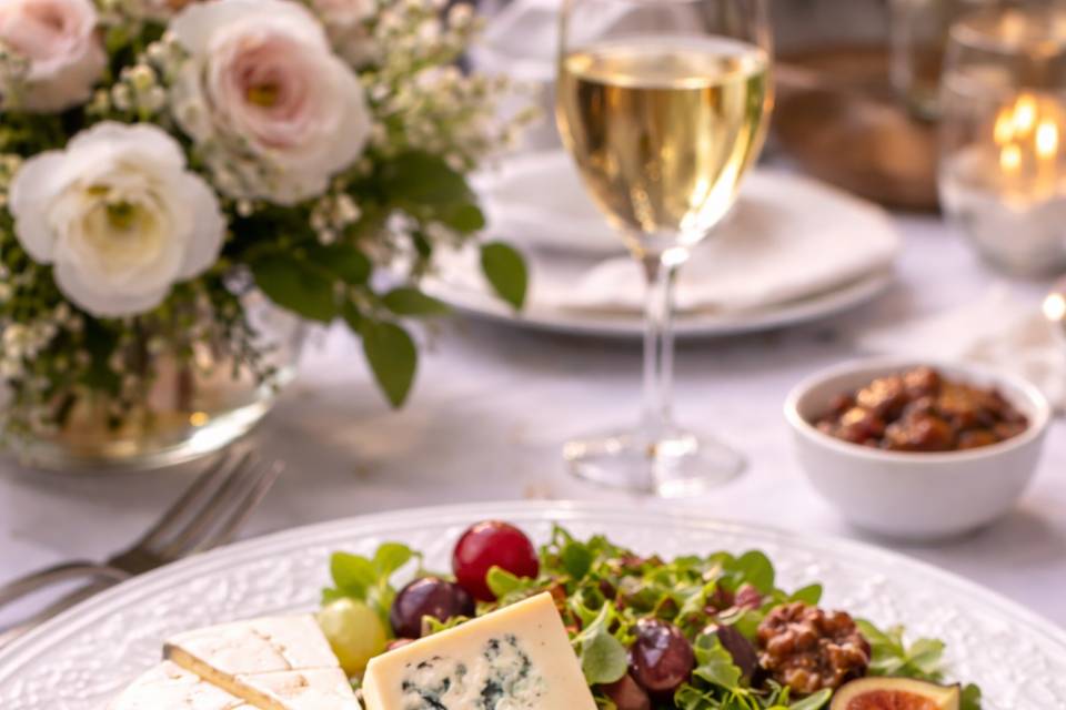 Plateau de fromages et fruits