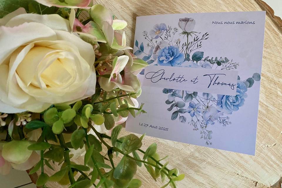 Faire part fleurs bleues