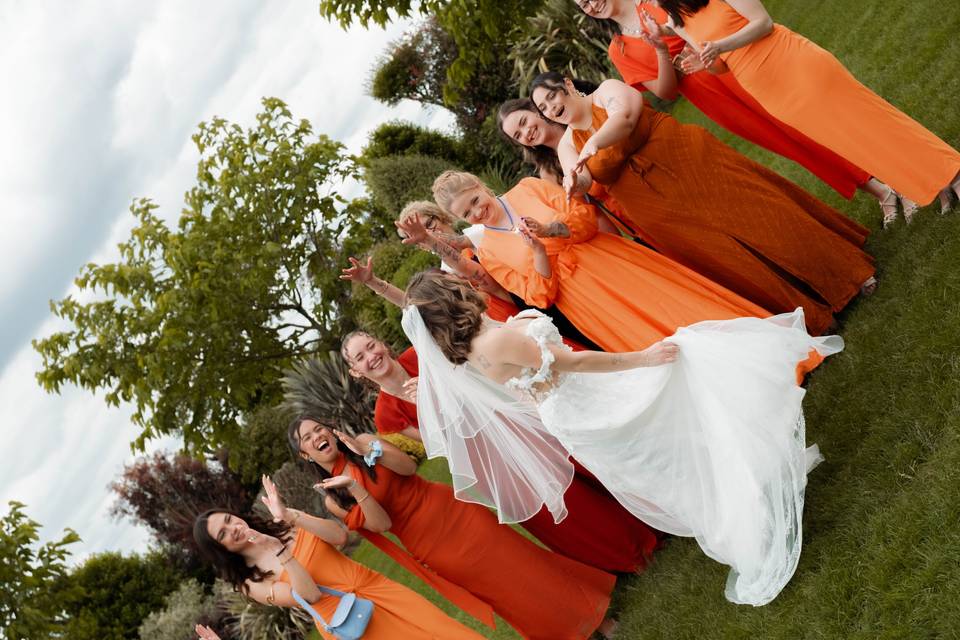 La mariée et ses demoiselles