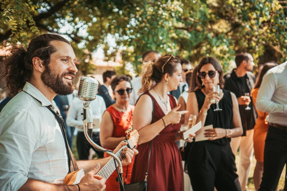 Cocktail Crowd