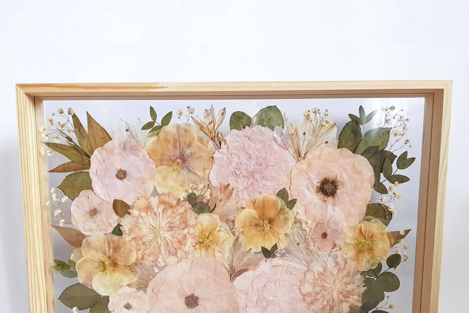 Cadre floral bouquet mariage
