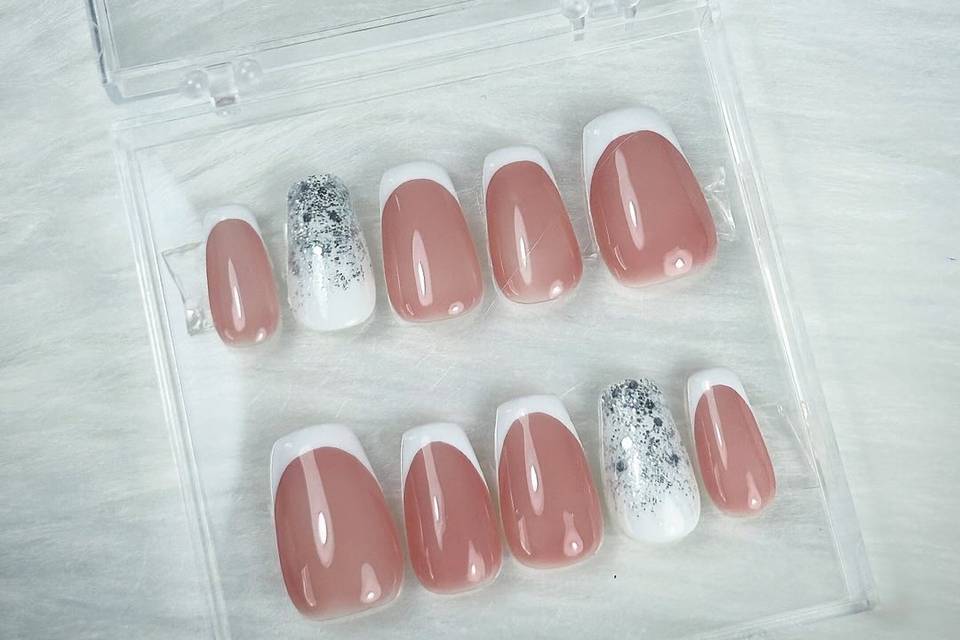 Press on nails