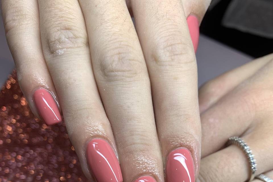 Les ongles de la mariée