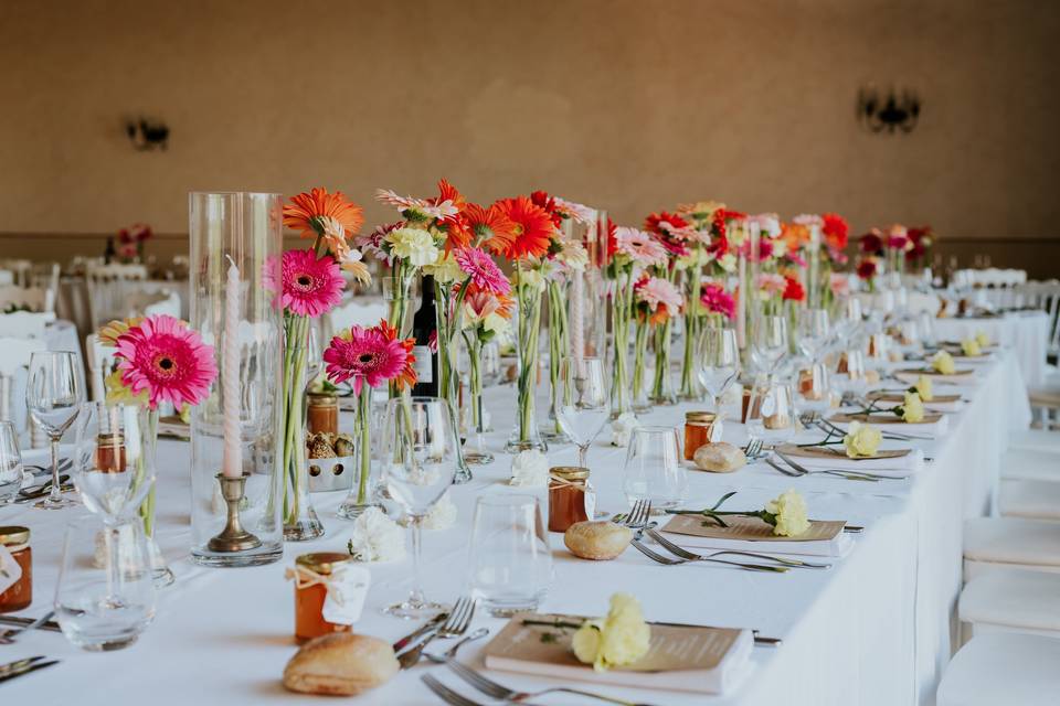 Table joyeuse et coloré