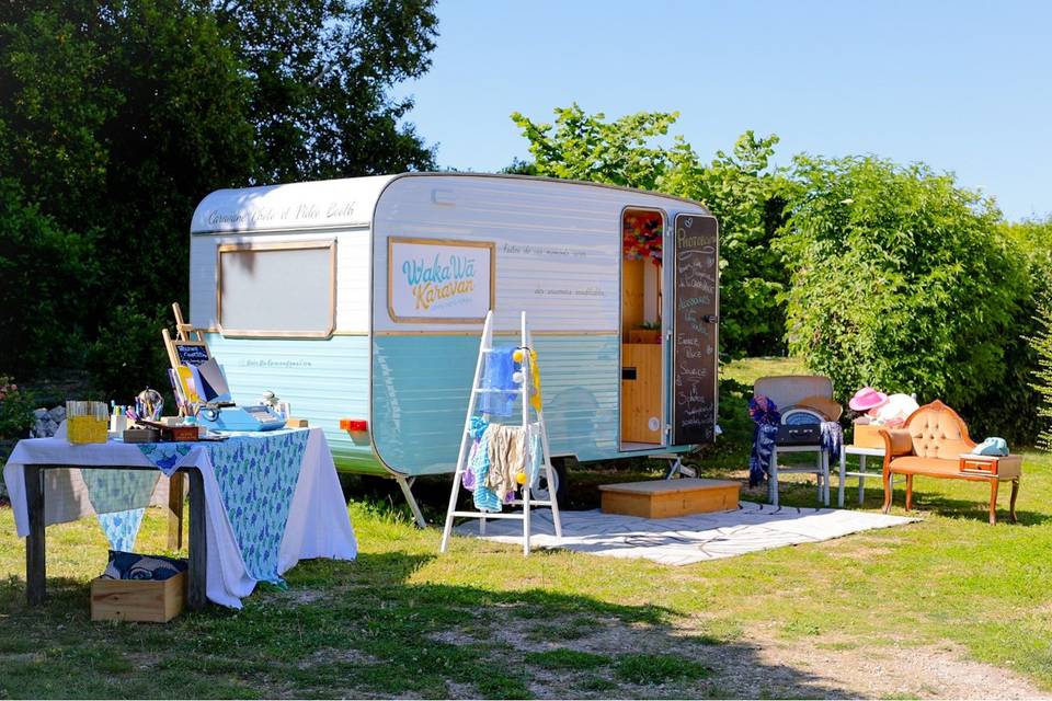 Waka Wa Karavan - Photobooth nomade et portraitiste aquarelliste