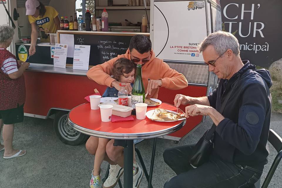 Famille au camping