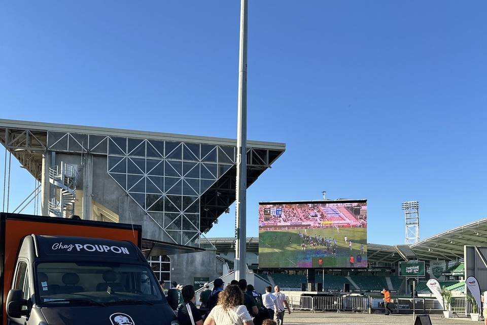 Au stade du hameau