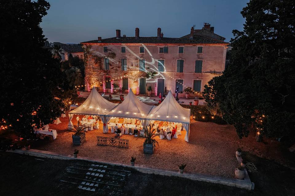 La nuit venue...