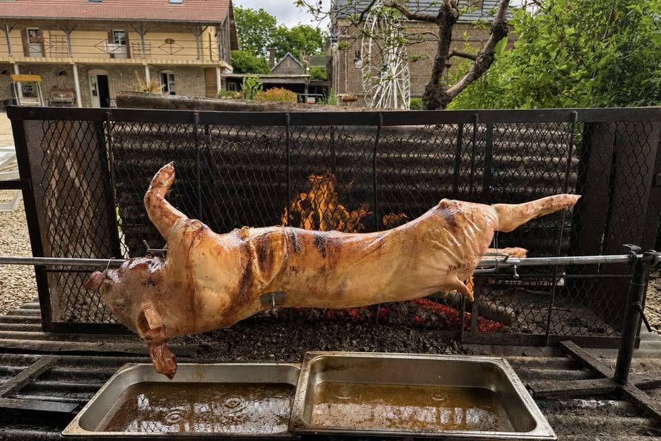 Cochon à la broche