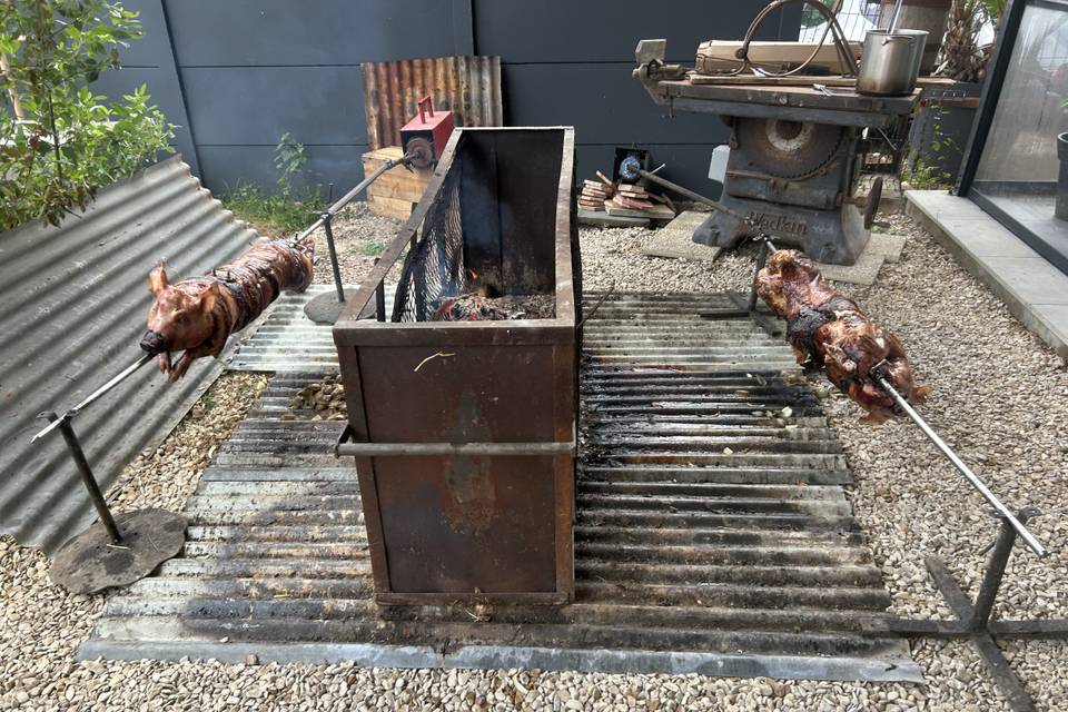 Cochon de lait à la broche