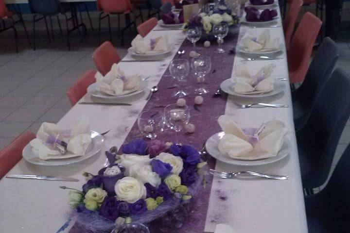 Table mauve et blanc