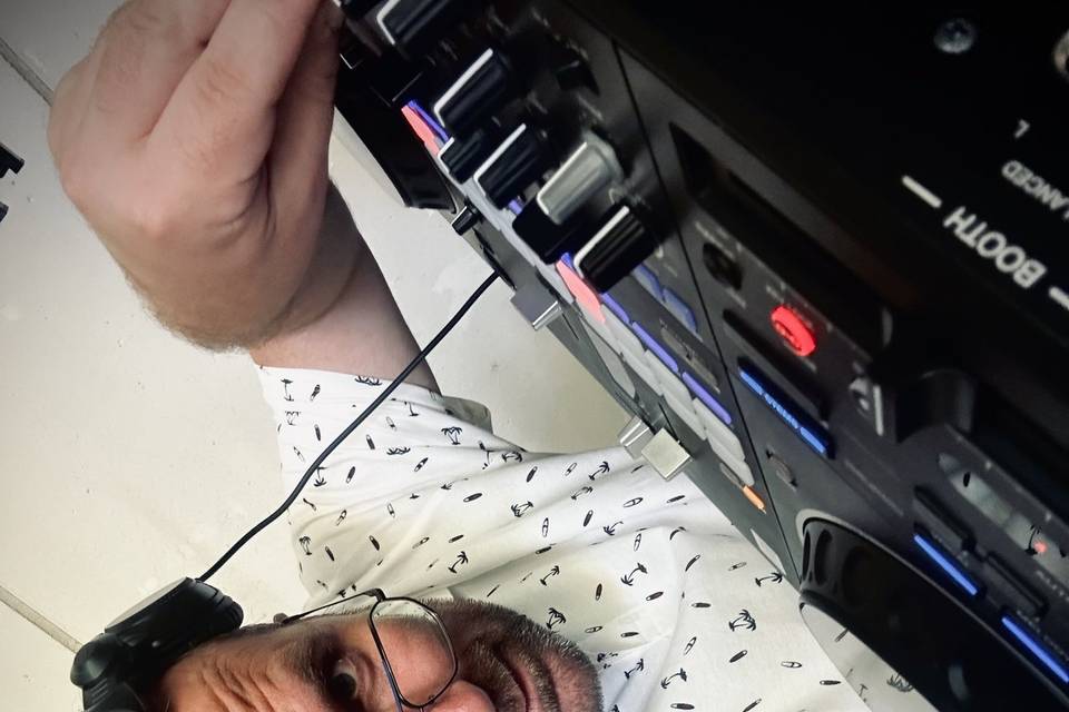 Dj