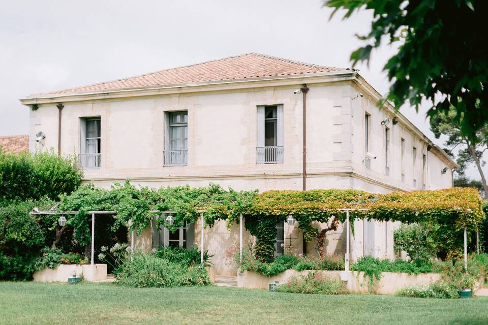 Vue sur la pergola du parc