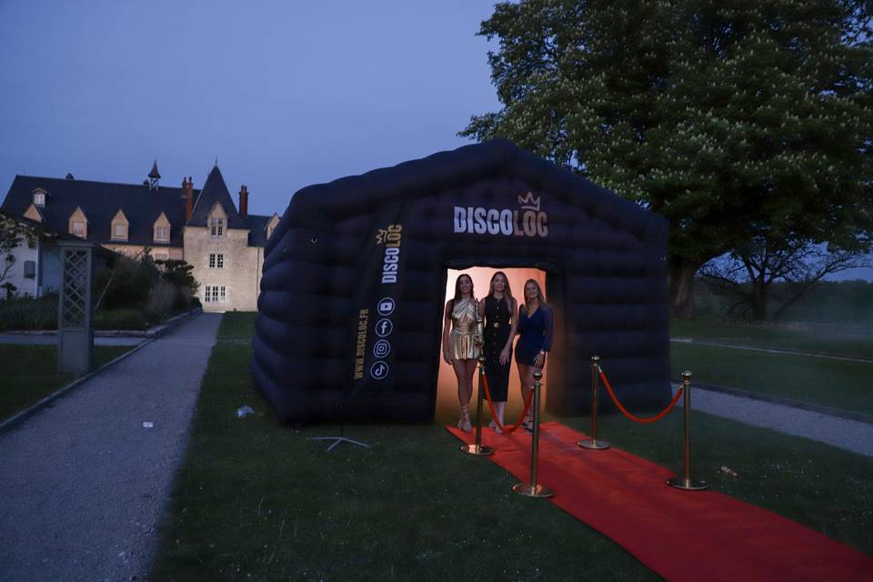 Boite de nuit gonflable