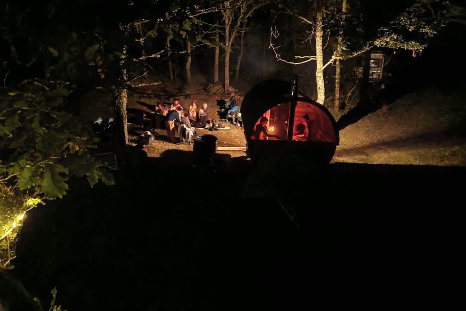 Exterieur du sauna de nuit