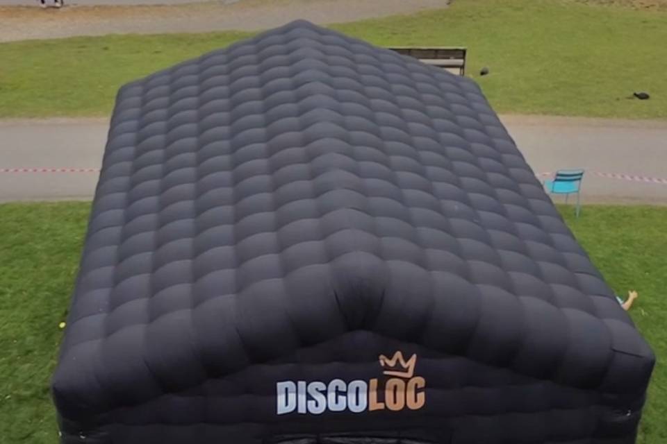 Boite de nuit gonflable