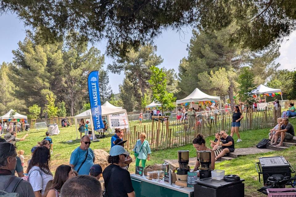Stand à la fête de la colline