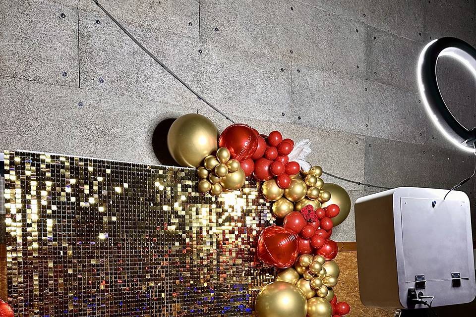 Loc. Shimmer Wall Photobooth