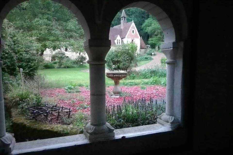 Le Théâtre l'abritera...
