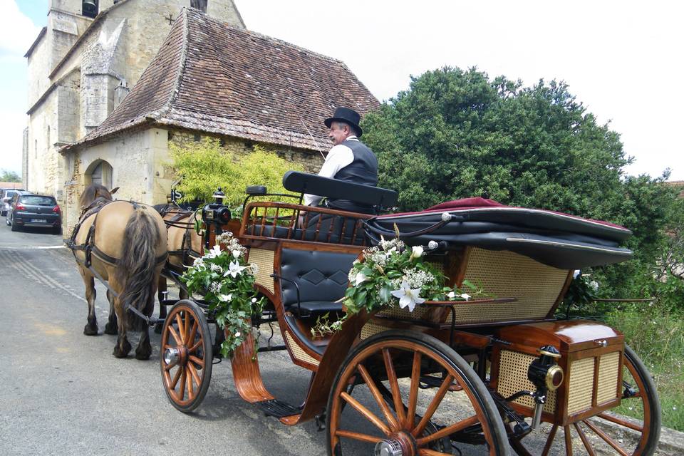 Calèche ancienne sans capote