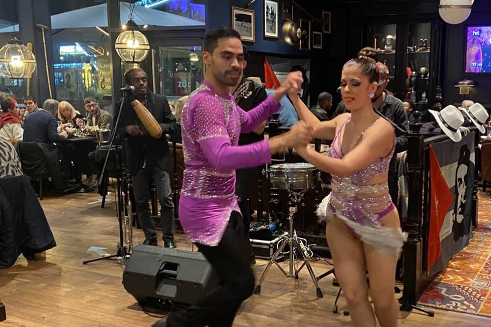 Danseurs de salsa